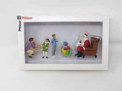 Preiser G 44931 Santa Claus Father Christmas Children Mother People Figure Set - Image 1 of 4