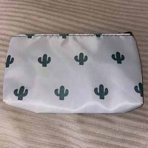 Tan Green Cactus Pouch Zipper Makeup Bag Cosmetic Pen Case Travel Vinyl Toiletry - Picture 1 of 3