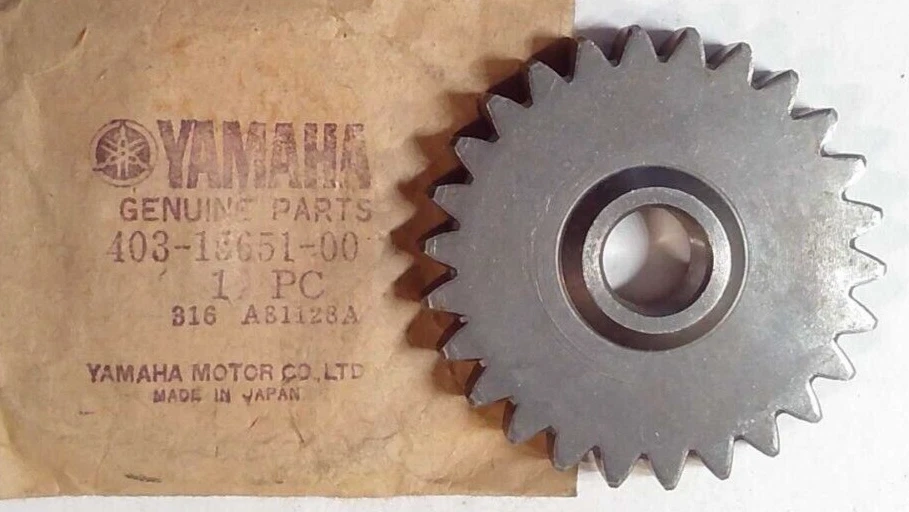 NOS YAMAHA AT1 CT1 RD200 DT100 RS100 MX100 HT1 CS5 ARRANQUE ENGRANAJE RALENTÍ OEM Foto 1 de 1