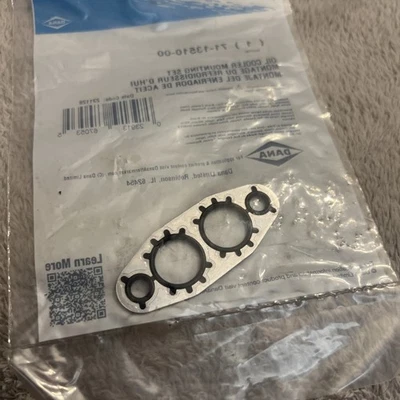 New Sealed Pack Engine Oil Cooler Gasket fits 2005-2009 Saab 9-7x  VICTOR REINZ - Image 1 of 3