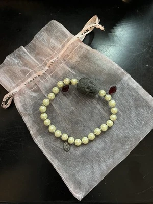 Pulsera Tarina Tarantino Vintage Fieltro Calavera Perla Elástica Foto 1 de 4