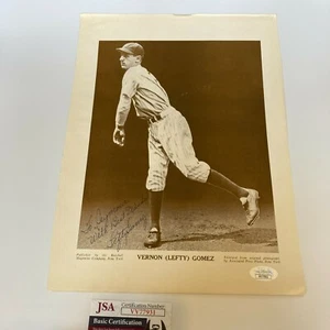 Lefty Gomez Signed Autographed 1942 M114 Baseball Magazine Premium JSA COA - Picture 1 of 5