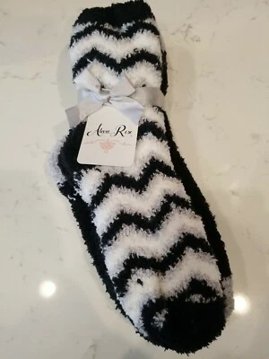 Alexa Rose - Calcetín cálido, cómodo, difuso, 3 pares, negro/gris/blanco, rayas/chevron Foto 1 de 2