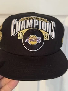 New Era Los Angeles Lakers 2020 NBA Champions Snapback Hat Lebron James - Imagen 1 de 6