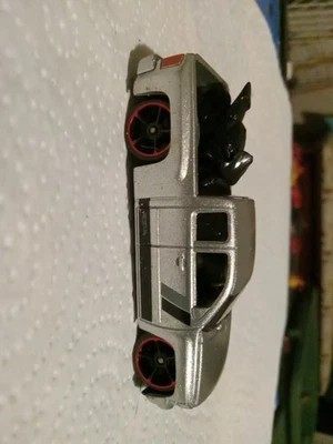 Chevy Silverado con motocicleta Hot Wheels Foto 1 de 4