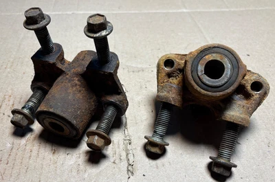 1999-2004 Ford F250 F350 4x4 Front Leaf Spring Shackle Frame Mounts Right & Left - Image 1 of 2