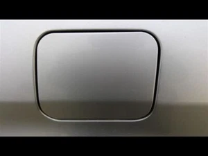 2007 CHRYSLER 300 Fuel Filler Door - Picture 1 of 12