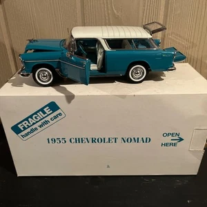 Coche fundido a presión Danbury como nuevo escala 1/24 1955 Chevy Nomad Station Wagon verde azulado/blanco - Imagen 1 de 24