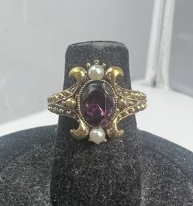 Vintage Avon Queensbury Gold Tone Purple Stone Seed Pearls Ring Size 5 - Picture 1 of 6