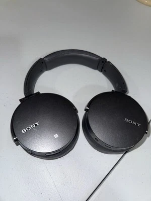 Sony MDR-XB950BT Extra Bass Bluetooth Over Ear Headphones - Image 1 of 4