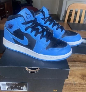 Genuine Nike Air jordan 1 Mid University Blue/Black/White Size 5 - Picture 1 of 6