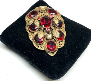 Antique Gold Czech Red Glass Rhinestone Art Deco Ornate Leaves Dress Brooch Clip - Picture 1 of 6