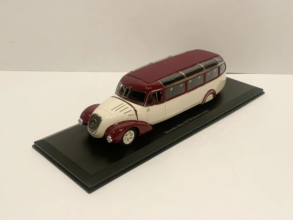 1/43 Autocult Mercedes Benz O.3750 Streamline bus - Image 1 of 4