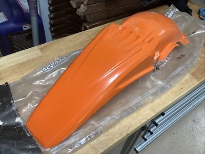 Guardabarros trasero naranja OVNI NUEVO EN STOCK YA02897089 para Yamaha YZ250 2 tiempos/YZ125 1996-2001 Foto 1 de 4