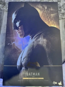 Hot Toys MMS732 Batman v Superman: Caja vacía Batman 2.0 Deluxe con remitente marrón - Imagen 1 de 5