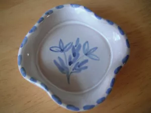 Ceramica firmata Gabriele -Svezia-anni '30 ? Piccola spilla/piatto portagioie - Foto 1 di 3