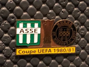 PINS BADGE FOOTBALL ASSE SAINT ETIENNE VS SAINT MIRREN FOOTBALL CLUB 1980 / 1981 - Picture 1 of 1