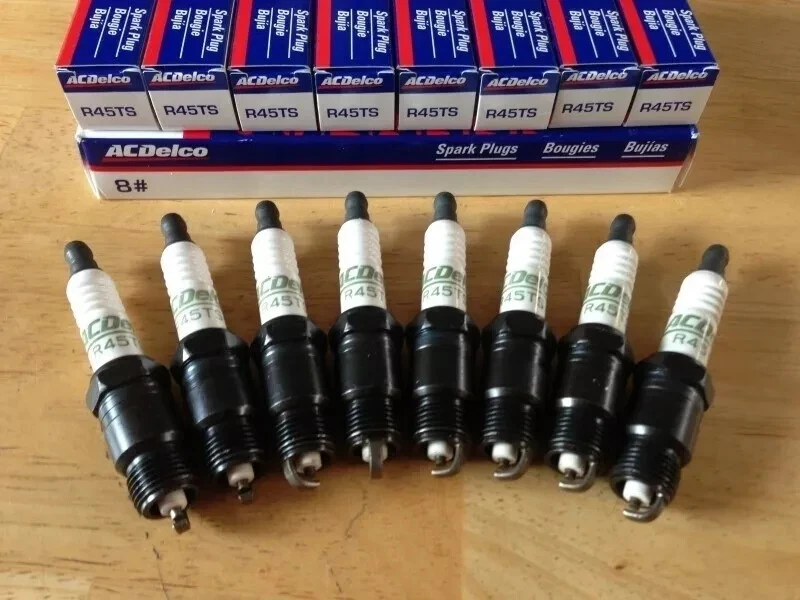 New Genuine GM ACDelco Spark Plugs R45TS SET OF 8 - Image 1 of 1