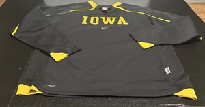 Nike Iowa Hawkeyes Therma-Fit Black Gold Crew Neck Pullover Men's size XL - Picture 1 of 8