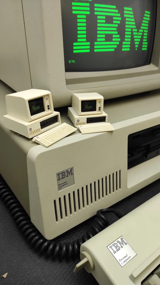 1:10 scale IBM PC Retro Computer 5150 5160 XT miniature mini - Immagine 1 di 4