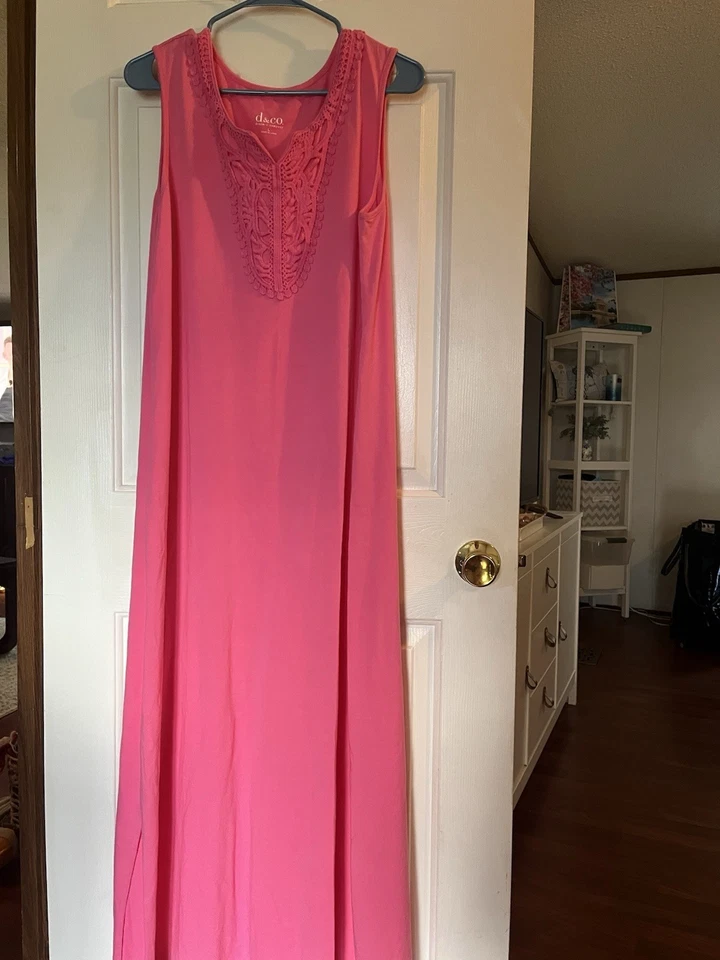 "Vestido Maxie caftán rosa Denim & Company para mujer talla grande 54"" longitud total" Foto 1 de 4