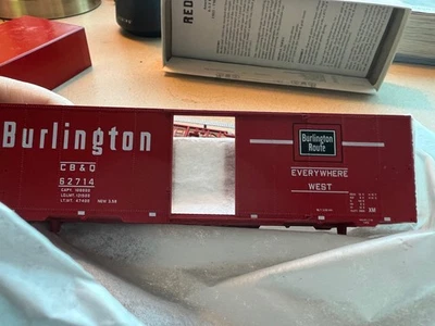 HO Red Caboose Burlington Chinese Red 40' ACF 6' Door boxcar CB&Q  #62714 NIOB - Image 1 of 4