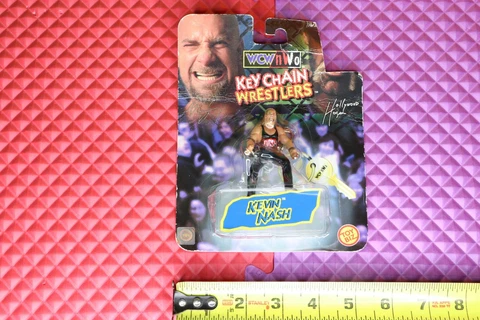 Vintage 1998 WCW NWO Toy Biz Kevin Nash Keychain Wrestlers Sealed Cover
