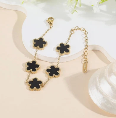 Brazalete de trébol de cuatro hojas enchapado en oro de 18 quilates encanto de trébol de la suerte lindo delicado para mujer  Foto 1 de 4