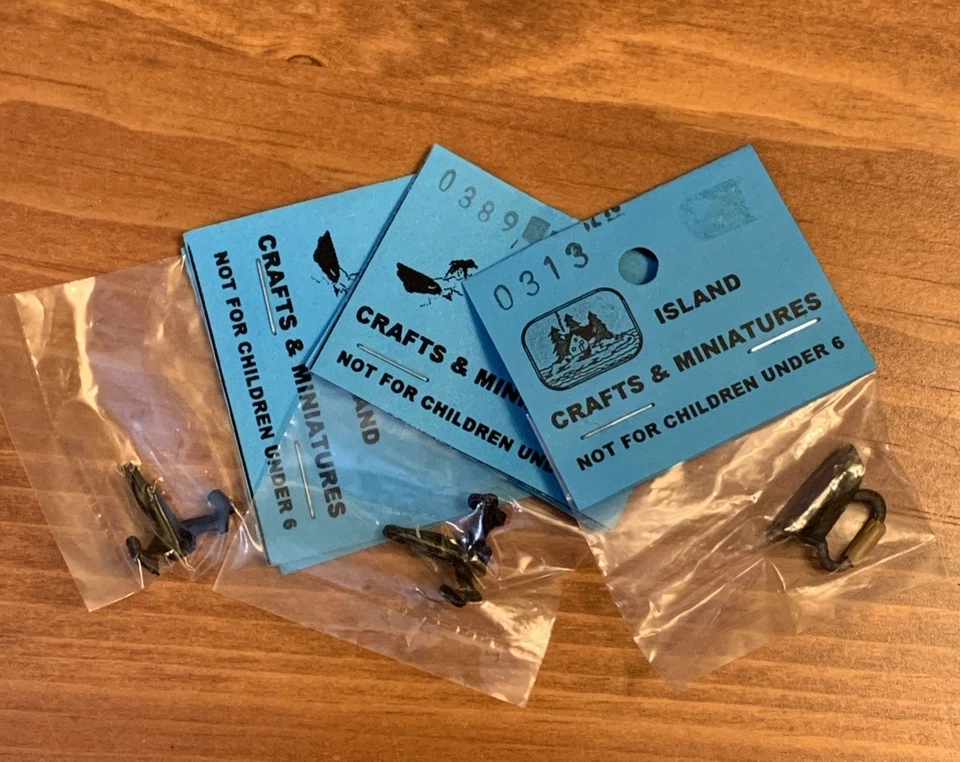 Island Crafts Miniaturas Hierro Fundido 1:12 Hierro de Mano y 2 Soportes para Placa/Imagen Nuevo de Lote Antiguo Foto 1 de 4