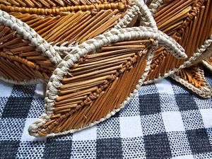 Set of 12 Woven Wicker Napkin Rings – Natural Rustic Style, Leaf Design - Picture 1 of 6