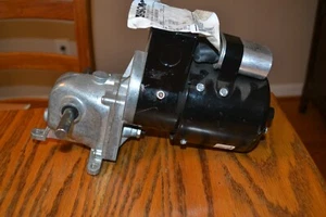 Bison 3RPM Sharq VWDIR33 115V/230VAC 1/12 HP Right Angle Gearmotor, 026Q607-0525 - Picture 1 of 6
