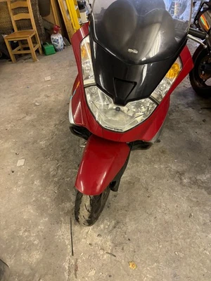 Aprilia Atlantic 500 Scooter Not a Suzuki Burgman - Image 1 of 4