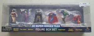 NEW DC COMICS SUPER HEROES TEAM FIGURE BOX SET 6-PACK MONOGRAM! C52 - Picture 1 of 2