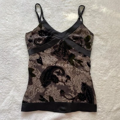 Top sin mangas de terciopelo y seda marrón Foto 1 de 4