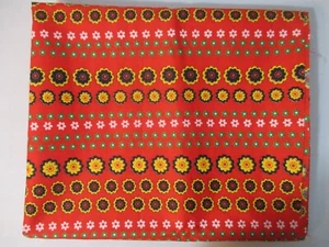 Vintage Cotton Fabric Material 45" X 104" Red with Daisies Yellow Green White - Picture 1 of 6