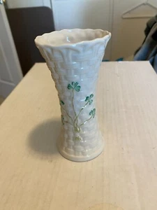 Vintage Irish Belleek basket weave vase - Picture 1 of 4
