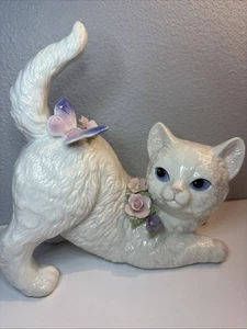 The San Francisco Music Box The Anna Rosa Collection White Cat Butterfly By Tail - Picture 1 of 4