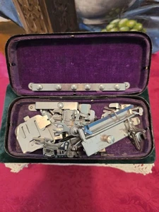 colección de accesorios de máquina de coser Greist vintage - Imagen 1 de 9