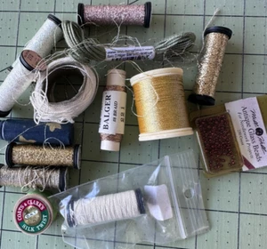 Bolsa de agarre de sedas y metales y cuentas - Imagen 1 de 1