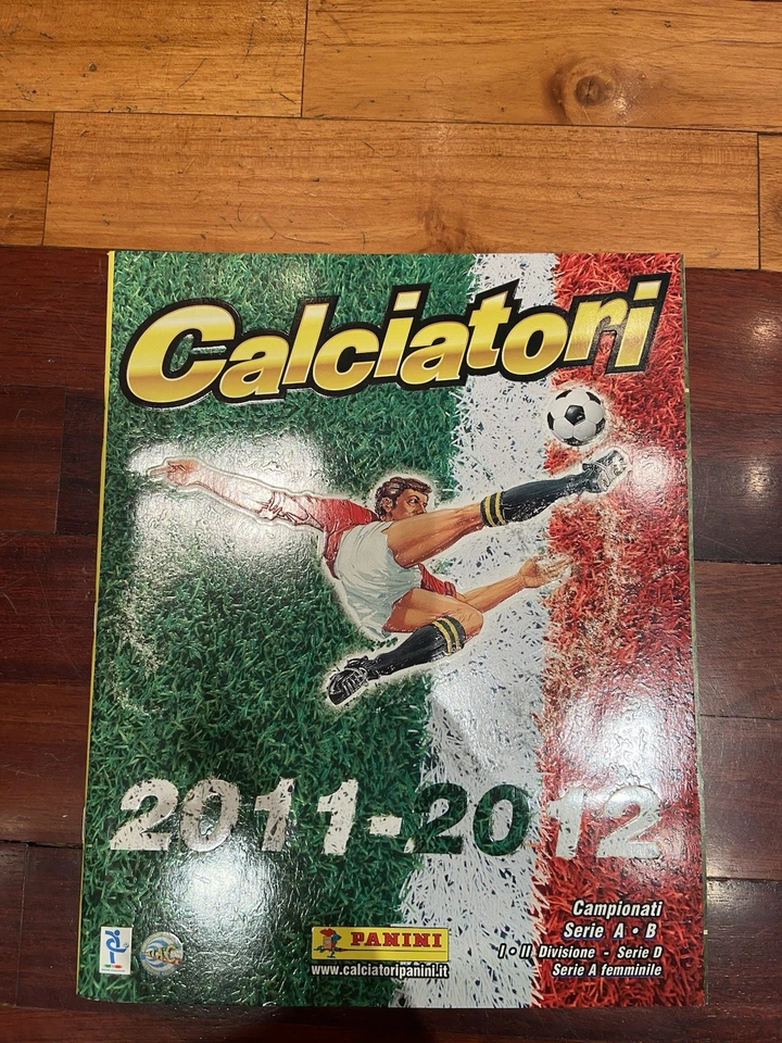 Album Calciatori Panini Completo Di Tutte Le Figurine E Aggiornamenti 2011 2012  - Immagine 1 di 4