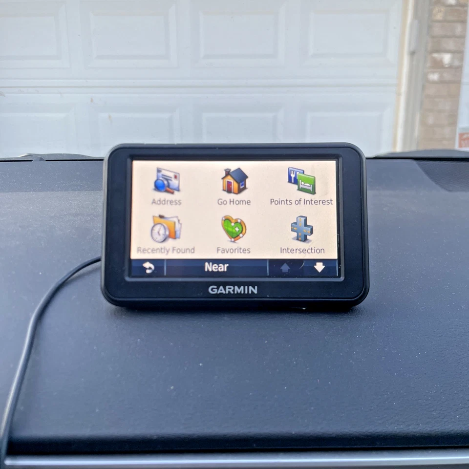 GPS Garmin Nuvi 40LM 4.3" Display GPS North America Maps  - Image 1 of 3