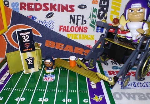 2021 NFL Series 10(X) Teenymates Chicago Bears RB David Montgomery figure/locker Cover