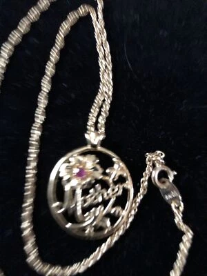 Collar Colgante Rubí Genuino Día de la Madre de Avon. Foto 1 de 4