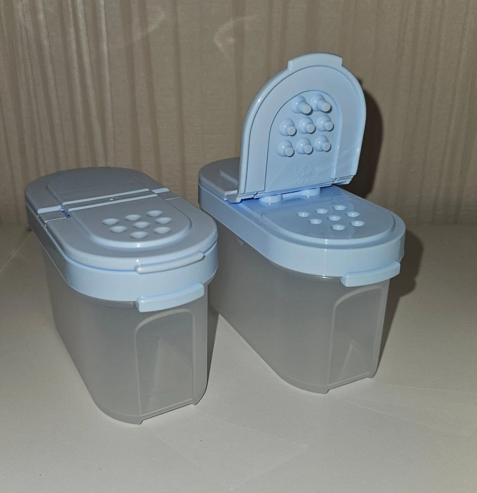 Tupperware Gewürzzwerge Gewürzbehälter 2x 120ml Streuer hellblau - Bild 1 von 1