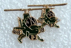 DUAL AH-1 SUPER COBRA LAPEL PIN UP US MARINES ATTACK HELICOPTER TIE TAC HELO **) - Picture 1 of 24