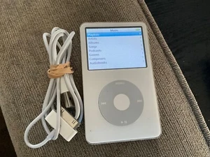 Working White Apple iPod Classic 5th Generation A1136 30GB - Picture 1 of 2