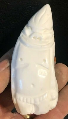 Hueso de alce tallado BILLIKEN resina RÉPLICA Alaska "Buena suerte" COLOR BLANCO NIEVE Foto 1 de 4