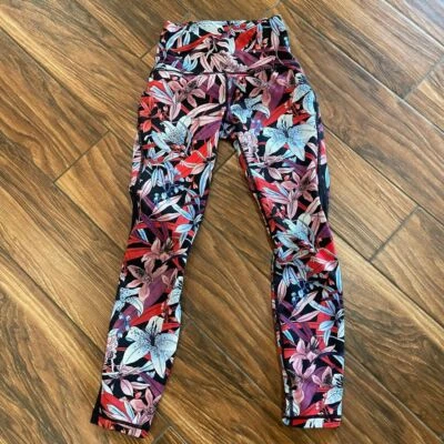 Pantalón Lululemon Talla 4 Train Times 7/8 25" Exuberante Lillies Extreme Malla Legging Foto 1 de 4