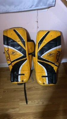 Almohadillas de portero Reebok Premier negras y amarillas de 34 pulgadas  Foto 1 de 3
