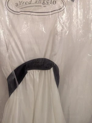 Vestido Alfred Angelo Niña Flor Talla 8 Negro Esmoquin Cola Faja Pajarita Foto 1 de 4